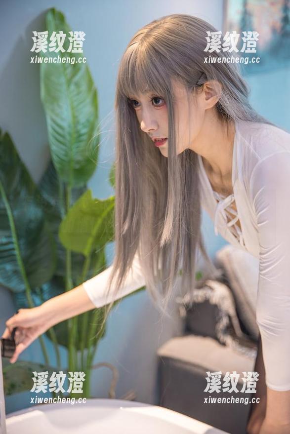 有没有想过Luisa_零纱在圣诞派对上说的悄悄话，也是在图集中？