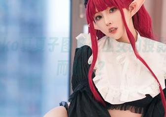 Natsuko夏夏子图集：巫女的投影，诡异而迷人？