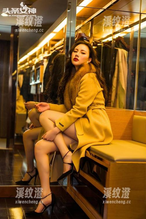 TouTiao头条女神 - 漂亮的校园+李丽莎的定制写真=告白季节的大礼包！
