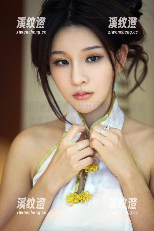 TuiGirl推女郎 - 隐秘的制服魅力，高清大图下的李丽莎让我欲罢不前