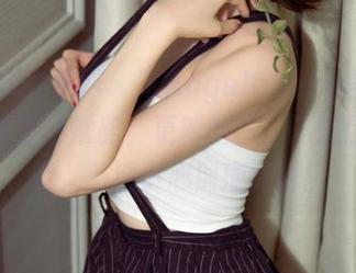 UGirls尤果网 – 飞Angelababy的美足今儿不走寻常路，更新新图，闪瞎你的眼睛，不过小心别撞到墙！
