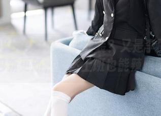 XIAOYU语画界 – 职业装？又是李丽莎的图包新更新，果然上班也能辣眼睛。