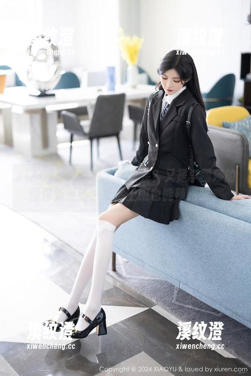 XIAOYU语画界-李丽莎 XIAOYU语画界 - 职业装?又是李丽莎的图包新更新,果然上班也能辣眼睛。