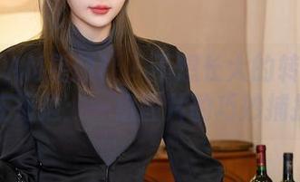 XINGYAN星颜社 – 不想长大的转转Lisa在海边：一组图片的巧妙捕捉