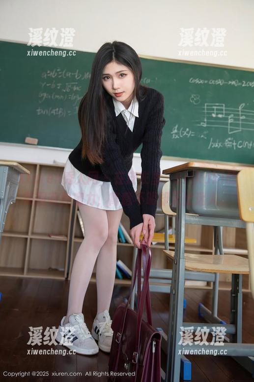 Xiuren秀人网-Erikaki Xiuren秀人网 - 在皮衣里,Erikaki的美图有种魔力,寓意不明却无比迷人。