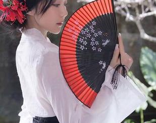Xiuren秀人网 – 陪伴南初妹妹在天台的微风，哦不，是更新的气息，实在让人割舍不下！