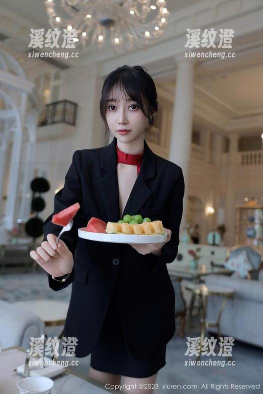 Xiuren秀人网-周慕汐fairy Xiuren秀人网 - 看,周慕汐fairy的礼服写真集分享,裙子美得像是从梦里走出来的样子。