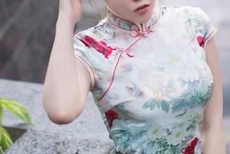 Xiuren秀人网 – 张思允Nice的夏天写真—说好的清凉呢，结果让我心中一阵热浪翻滚！