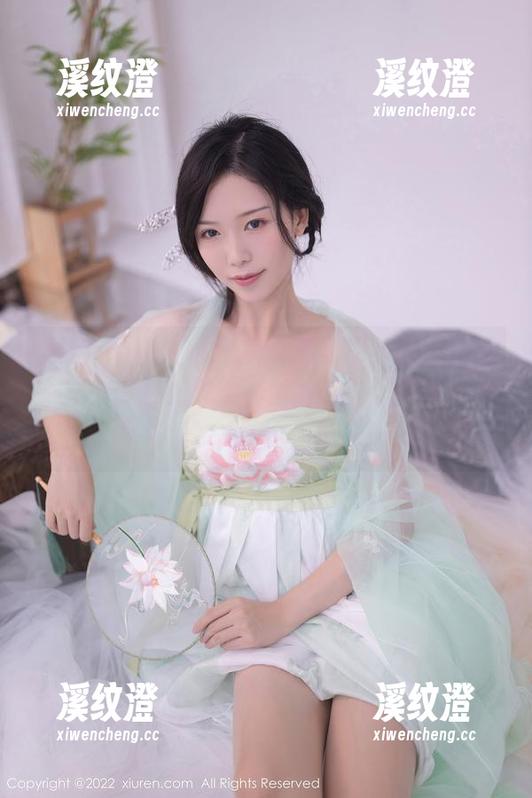 Xiuren秀人网 - 鹿小茜的水手服：私拍中那份青春的气氛，图片以外的事好像没影了，认真不出来。