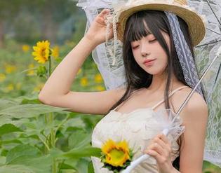 下载Yiko湿润兔的美图，顺便听听她的独白……可是跑题的节奏？