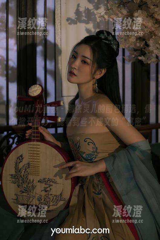 YouMi尤蜜荟 - 娜依灵儿的图包精选，偶尔掀开面纱，能看到些不成文的“秘密”。