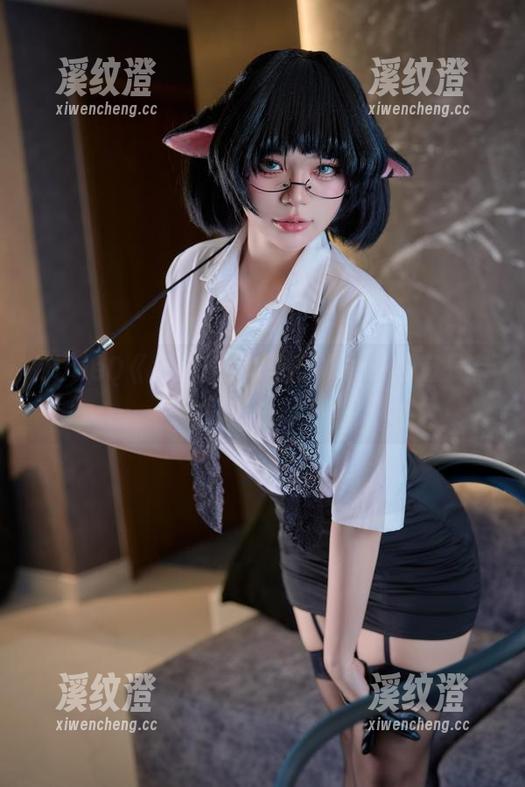 ZinieQ ZinieQ《警官·飞鸟马时》——难道只有我在注视?
