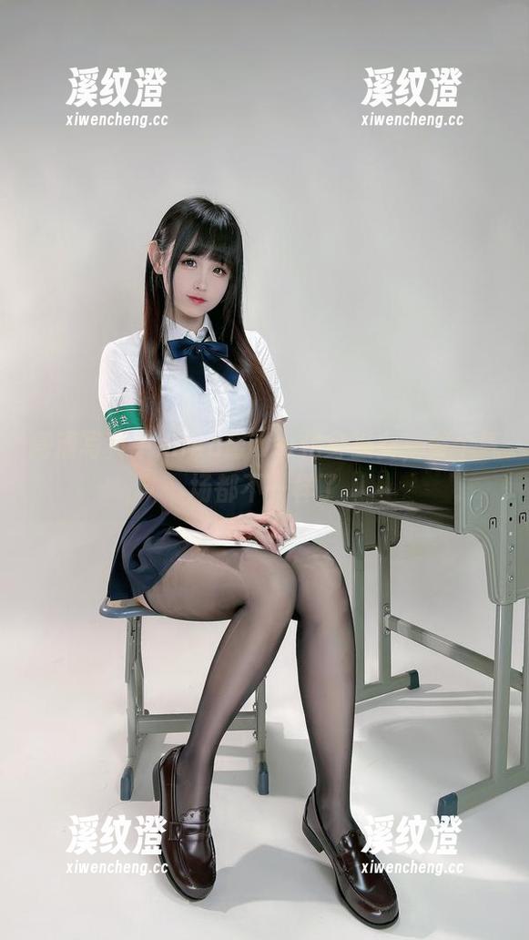 miko酱ww 高清写真中miko酱ww化身巫女,整个气场都不一样了