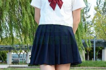 初夏女神 – 柒柒黑白正装美图：不看一定后悔的最新套装展示！