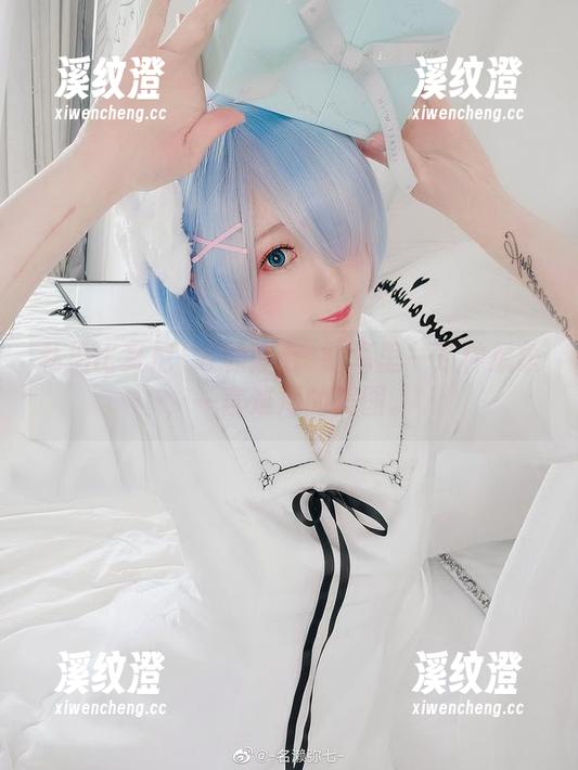 私拍比基尼+名赖弥七=脑海里一万种想象，一言难尽的美图。