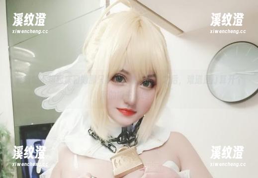 夏鸽鸽不想起床和她那只黑色猫咪，合影之后，难道是打算开个新的博主秀吗？