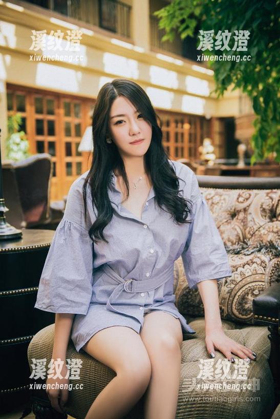 头条女神-刘瑾希 头条女神 - 刘瑾希:校园里的真理,值得放进网盘的珍藏