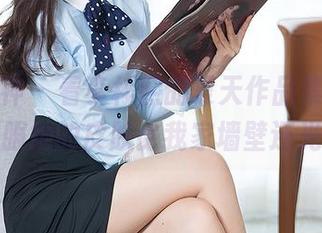 头条女神 – 看李梓熙的夏天作品集，忍不住佩服她的皮肤比我家墙壁还光滑。
