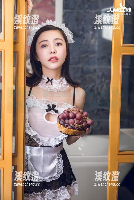 头条女神 - 套图里的杨漫妮baby，清纯得就像春天的第一缕蓝天，清澈见底！