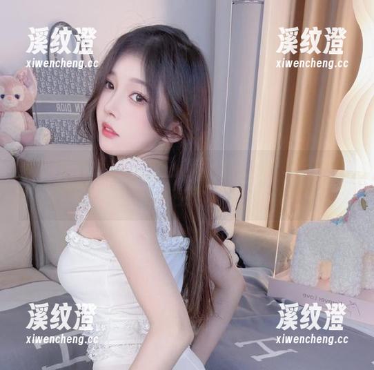 嗯？小小奶瓶儿的白色蕾丝cos，最省心的方式又在这里了。