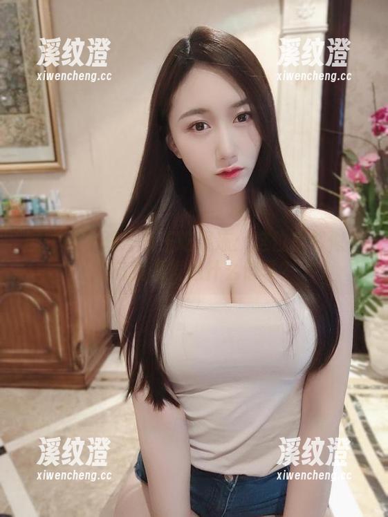 小玉吃果冻 微密圈 - 观察小玉吃果冻:这位秘书似乎在向我们发送什么信号?