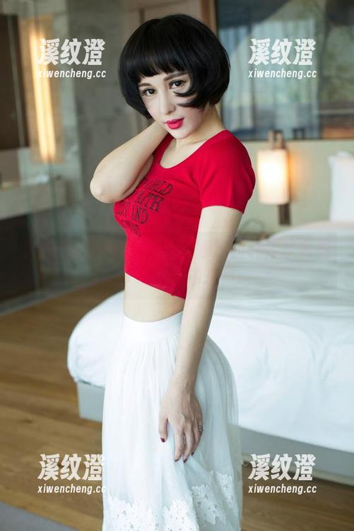尤果网 - VIP待遇：尤娜娜的死库水套图，带点微妙的挑逗。