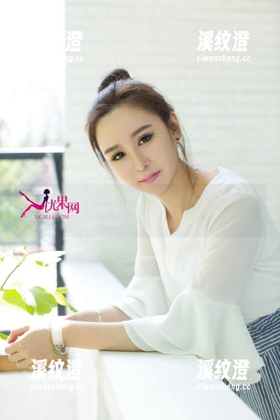 尤果网 - 私拍之美，颜亦汐的美图让单调的地板顿时精彩