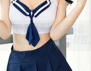 尤蜜荟 – 黑白写真里的抖娘利世：我们拿得出手的身材，倒是挺欣慰。