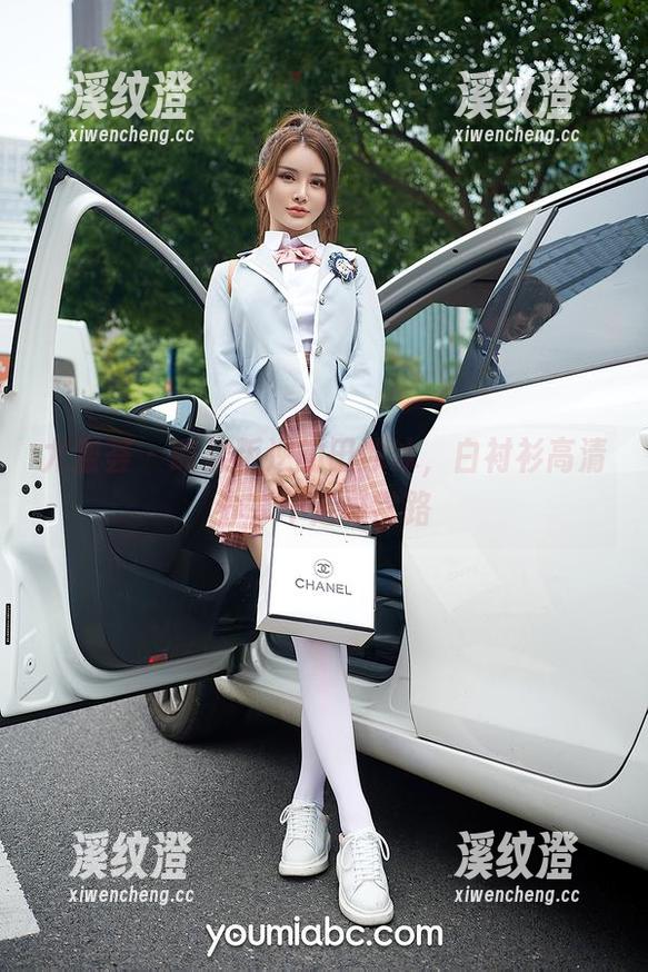尤蜜荟 - 略显叛逆的田冰冰，白衬衫高清分享不走寻常路