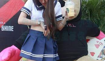 异思趣向 – 低调到不想说，小宝的浴室高清写真在这里等你