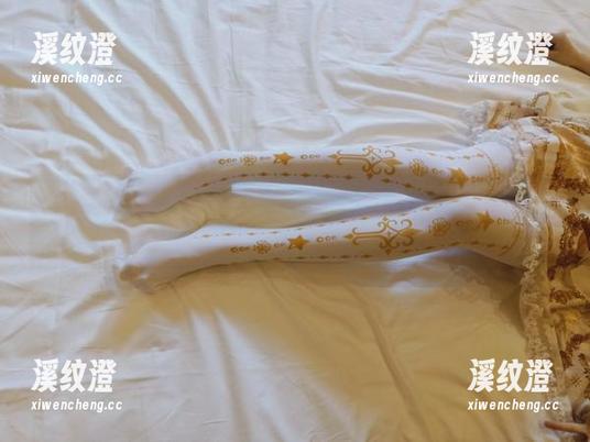 “想要个公主抱”的最新写真集，双马尾竟然有种萌萌的撩人气息。