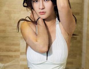 推女郎 – 壁纸里的李丽莎：你要不要试试穿水手服抓鱼？