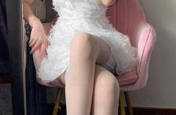 微密圈 – 想要提袜少女的修女高清壁纸，还是得先找找我的袜子！
