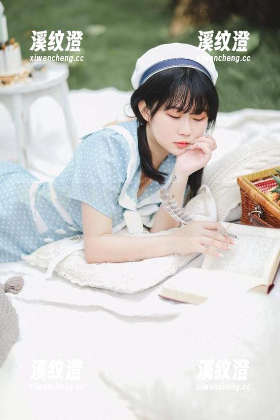 是依酱呀 是依酱呀,换个角度看丰满的九月,比如这张高清原图!