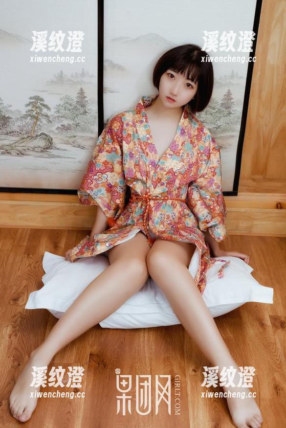 果团网-莫雅淇 果团网 - 莫雅淇:那一瞬之间,精选写真集里,女神竟有这种俏皮的神态。