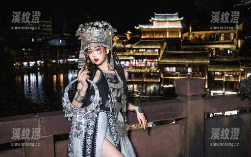 好久不见，瓦斯塔亚小龙虾和她的“玛丽萝丝”在在线写真里又活过来了。