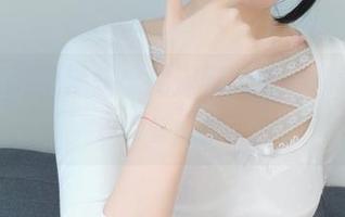 眼酱大魔王w黑丝楼梯道的美妙，图包分享懒得多说！