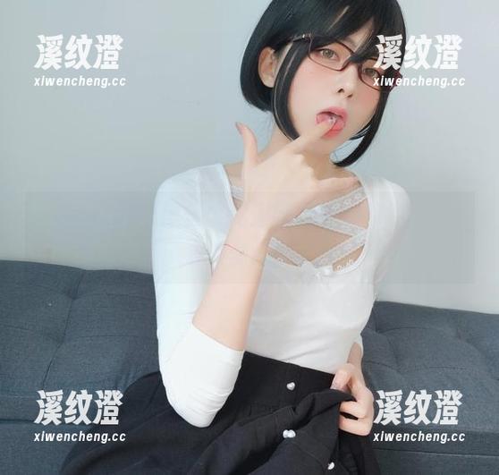 眼酱大魔王w黑丝楼梯道的美妙，图包分享懒得多说！