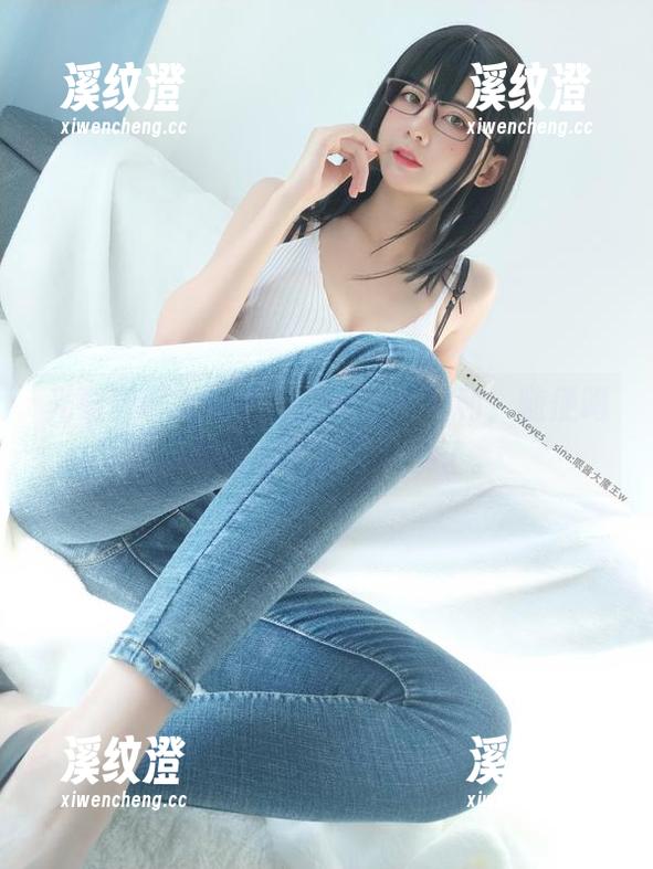光看眼酱大魔王w的职业装福利，随便喝杯咖啡心情就飞起来了。