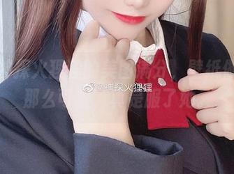 听说神探火狸狸的美图满分，壁纸做得也那么可畏，真是服了她。