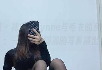 微密圈 – 禅雨儿Lynne与毛衣的亲密接触：一场暖意满满的写真演出