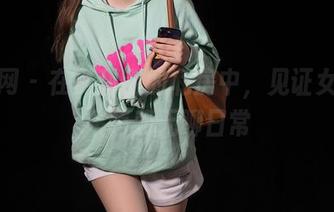 秀人网 – 在夏甜甜的私房中，见证女王的呆萌和无聊日常