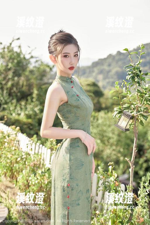秀人网-小雨baby 秀人网 - 小雨baby与她的双人定制,图片好像在说你脑补的所有不敢言的事。