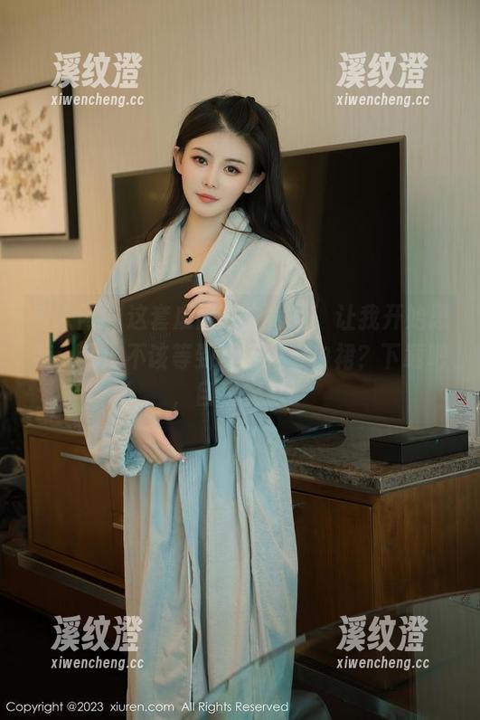 秀人网 - 这套虞姬儿白裙图，让我开始思考：我该不该等到夏天再穿白裙？下载吧，自我安慰！
