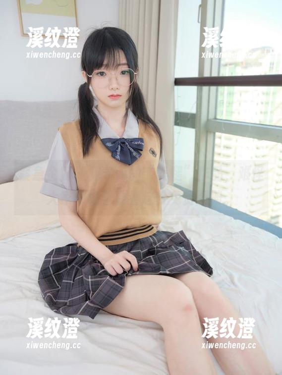 紧急企划-见希w 紧急企划 - 见希w的“美腿”作品,难怪大家都嚷着要看这份免费图册。