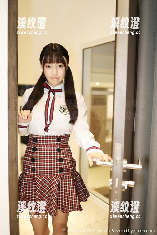 美媛馆-Carina绮里嘉 美媛馆 - 全套丝袜写真里的Carina绮里嘉,活脱脱一位优雅却又让我挠心的小仙女,太有气质了!