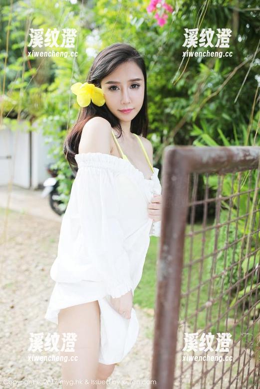 美媛馆 - 伊小七MoMo的泳池秀：图库里的“水花四溅”资源，你敢来吗？