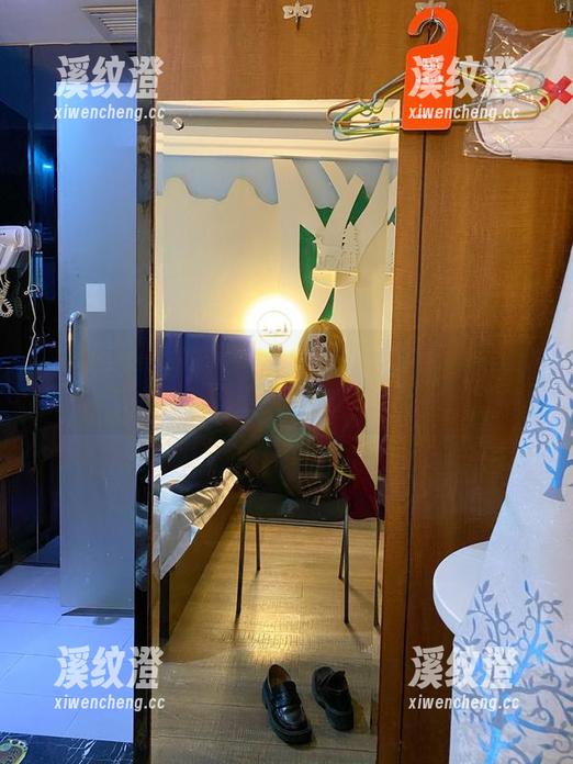 用资源班上的美足攻略开启芋圆侑子的图集之旅。