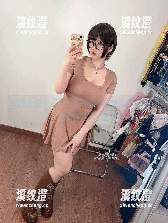 贝贝琪Becky 新图上架:贝贝琪Becky把妹妹借给了镜头,结果会不会反转?