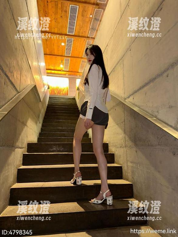 轩子巨2兔 微密圈 - 套图合集大曝光:轩子巨2兔在家的“随便一拍”。